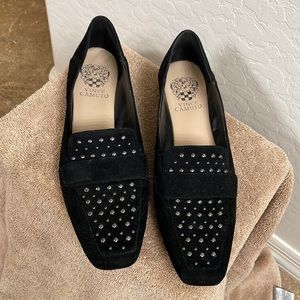 Size 9 but fits more like an 8.5.  Velvety Black Loafer! Never worn.